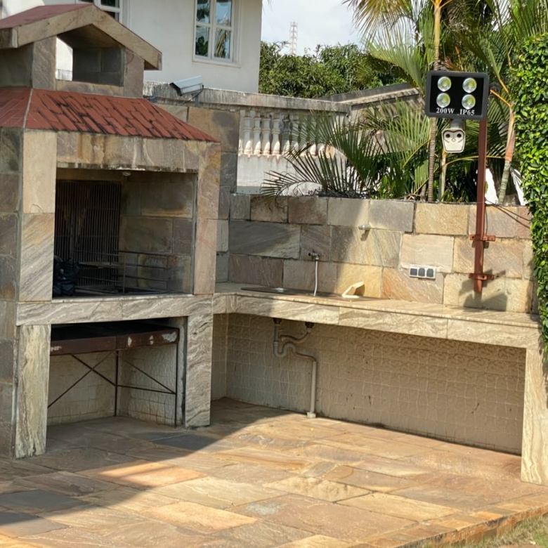 VILLA À VENDRE À COTONOU AKPAKPA QUARTIER JACK