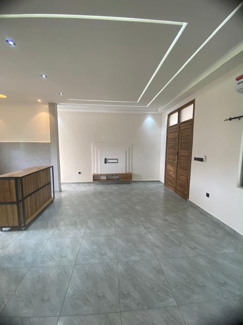 APPARTEMENT À LOUER À COTONOU FIDJROSSÈ (5)