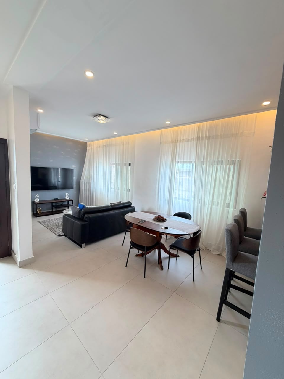 APPARTEMENTS MEUBLÉ À LOUER À FIDJROSSÈ PLAGE (13)