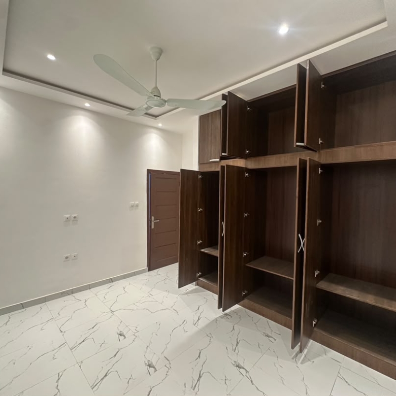Appartement à Louer à Cotonou Fidjrossè (10)