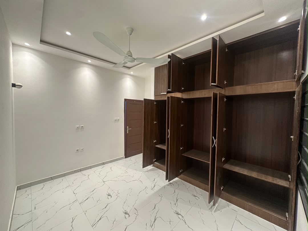 Appartement à Louer à Cotonou Fidjrossè (10)