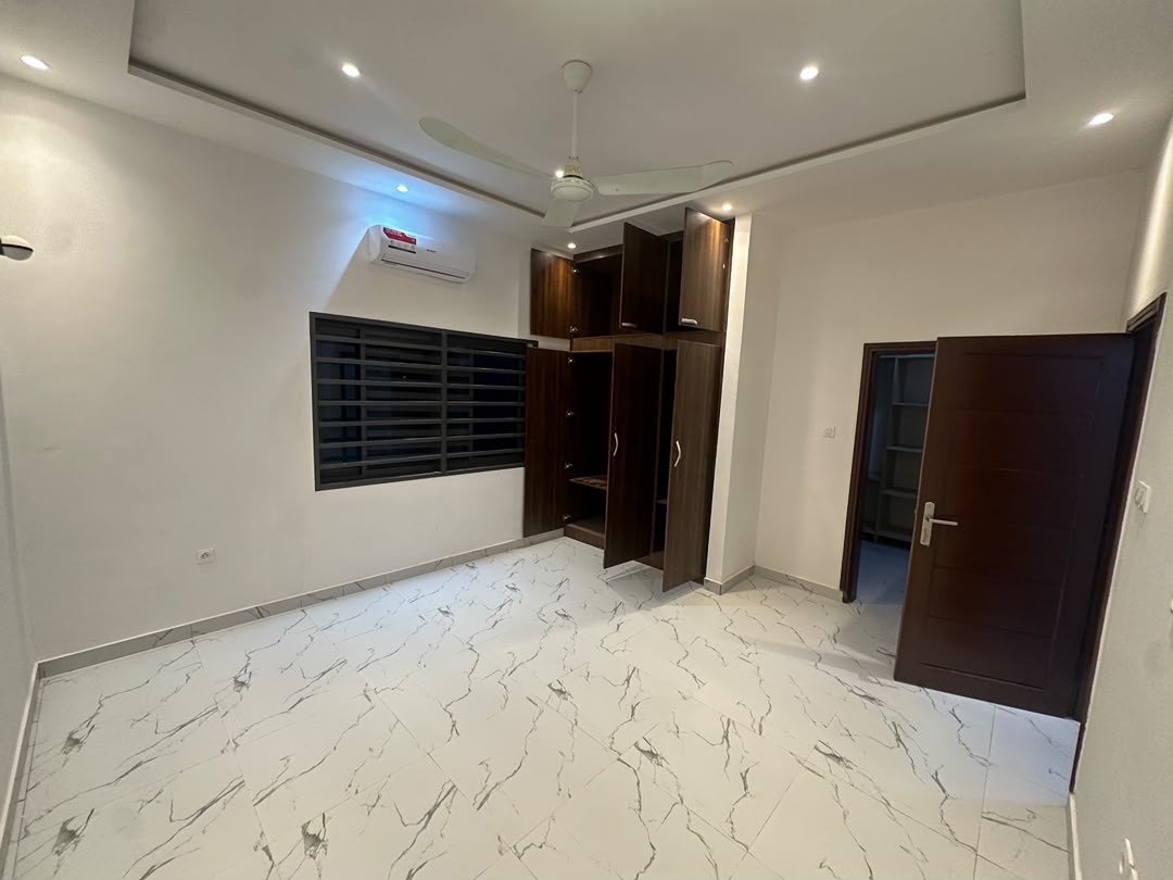 Appartement à Louer à Cotonou Fidjrossè (11)