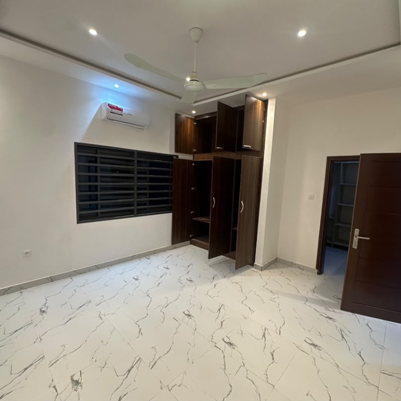 Appartement à Louer à Cotonou Fidjrossè (11)