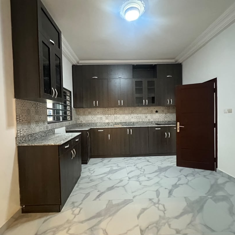 Appartement à Louer à Cotonou Fidjrossè (14)