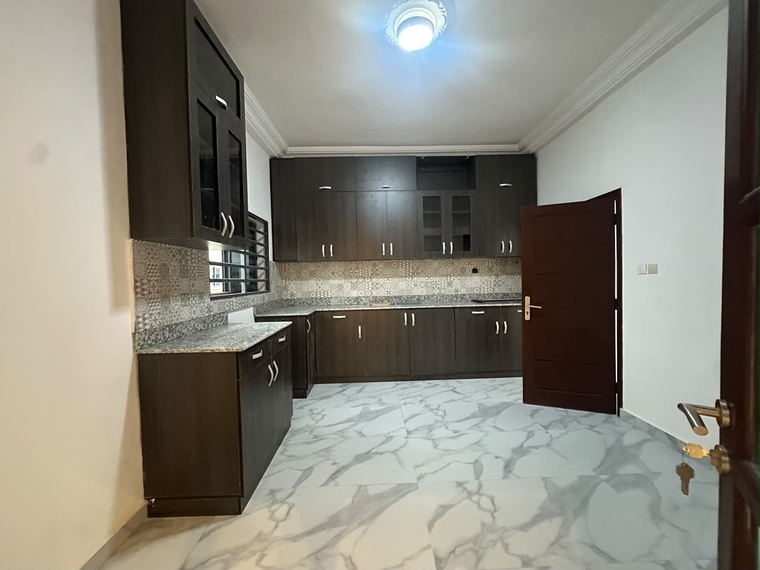 Appartement à Louer à Cotonou Fidjrossè (14)