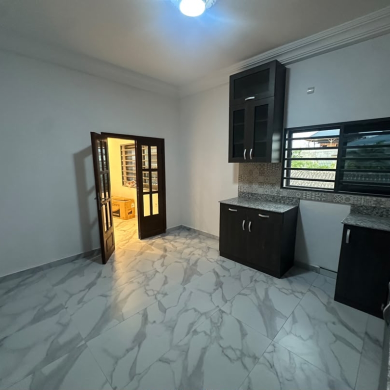 Appartement à Louer à Cotonou Fidjrossè (15)