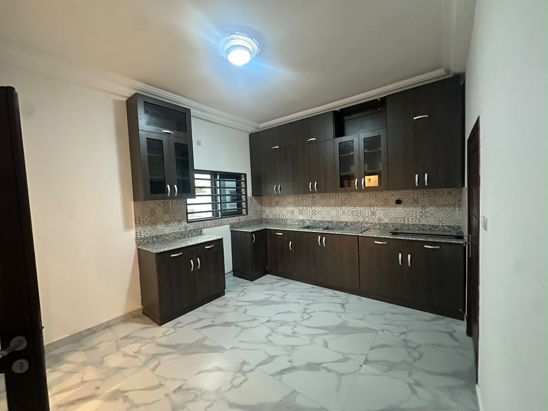 Appartement à Louer à Cotonou Fidjrossè (16)