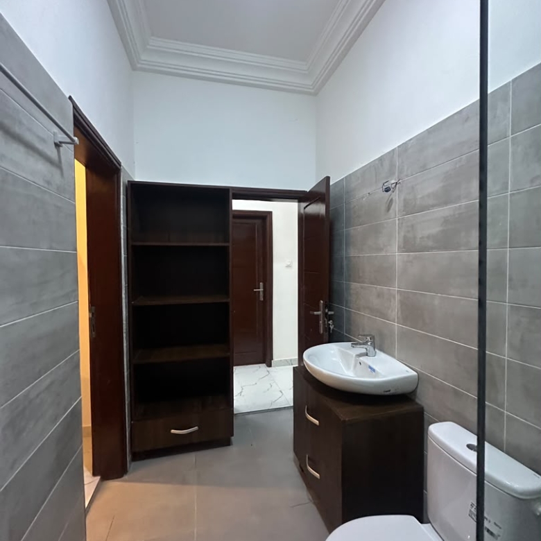 Appartement à Louer à Cotonou Fidjrossè (17)