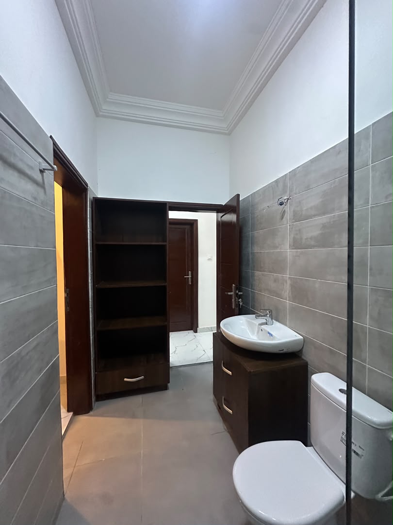 Appartement à Louer à Cotonou Fidjrossè (17)