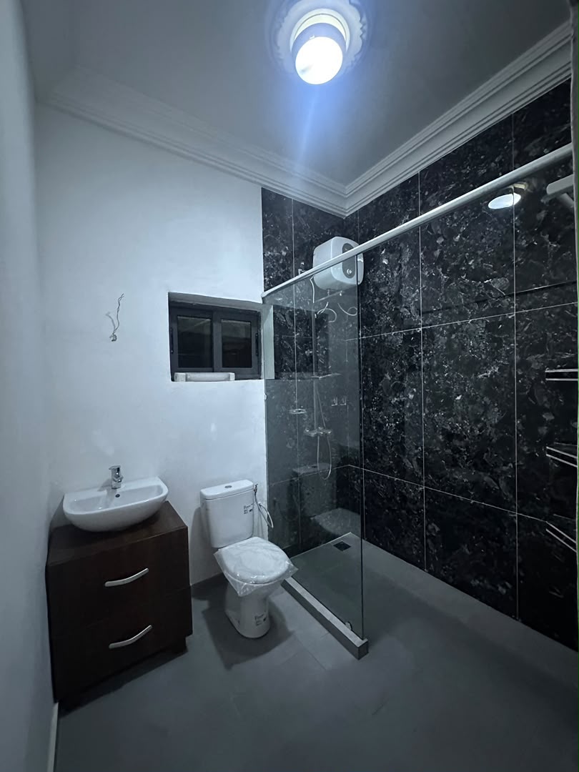 Appartement à Louer à Cotonou Fidjrossè (18)