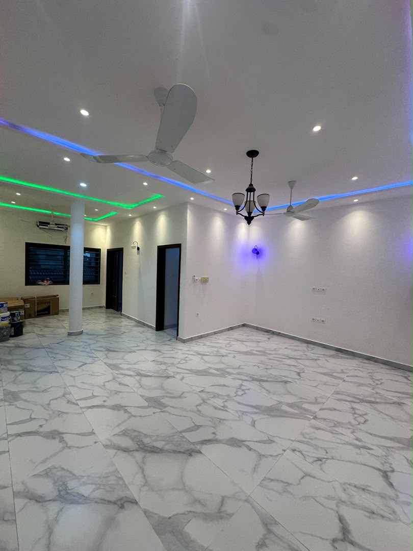 Appartement à Louer à Cotonou Fidjrossè (3)