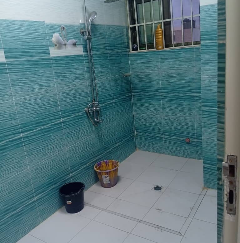 Entrée Personnelle Duplex De 4 Chambres Sanitaires à Fidjrossè HOUENOUSSOU (11)