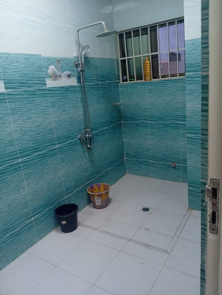 Entrée Personnelle Duplex De 4 Chambres Sanitaires à Fidjrossè HOUENOUSSOU (11)