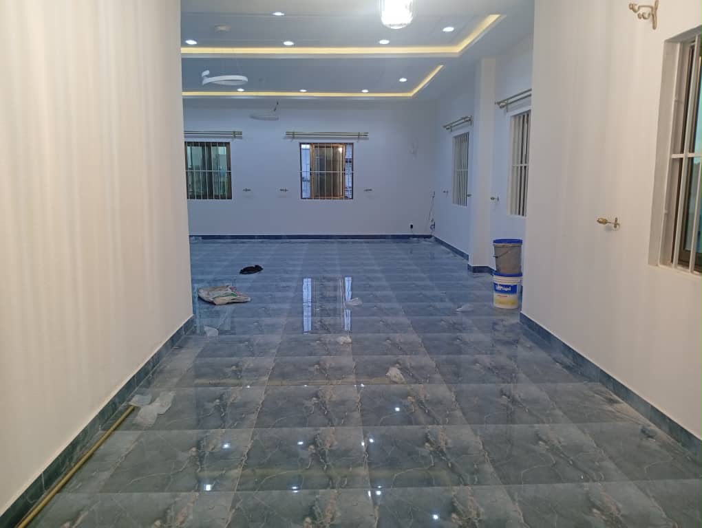 Entrée Personnelle Duplex De 4 Chambres Sanitaires à Fidjrossè HOUENOUSSOU (3)
