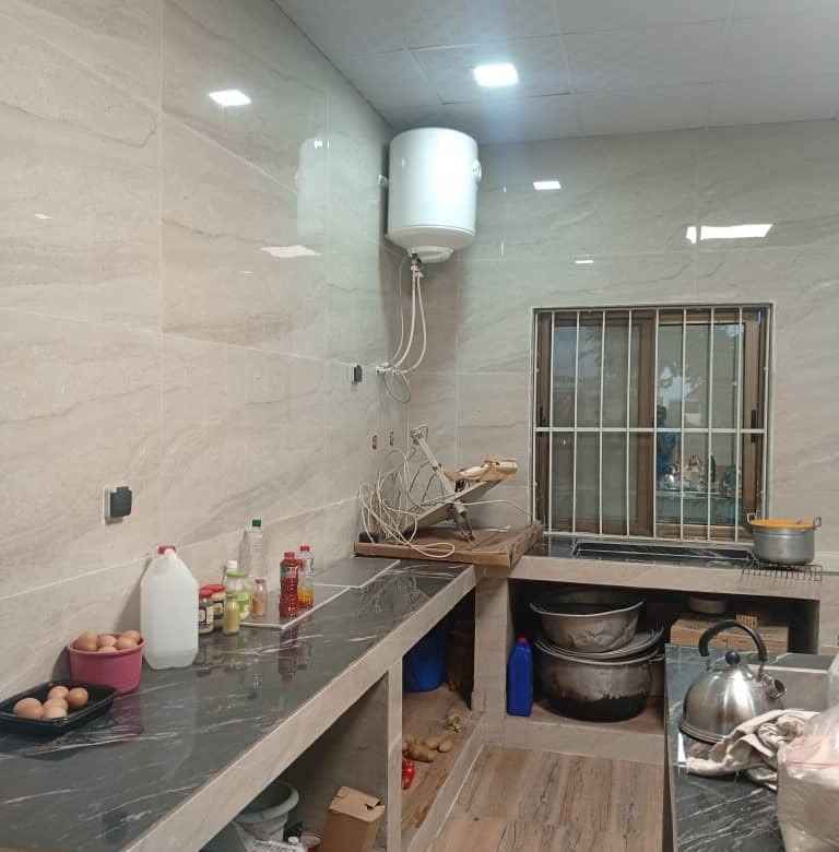 Entrée Personnelle Duplex De 4 Chambres Sanitaires à Fidjrossè HOUENOUSSOU (5)