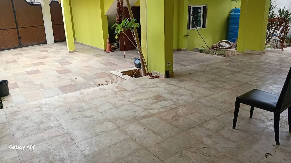 IMMEUBLE R+1 à LOUER (15)