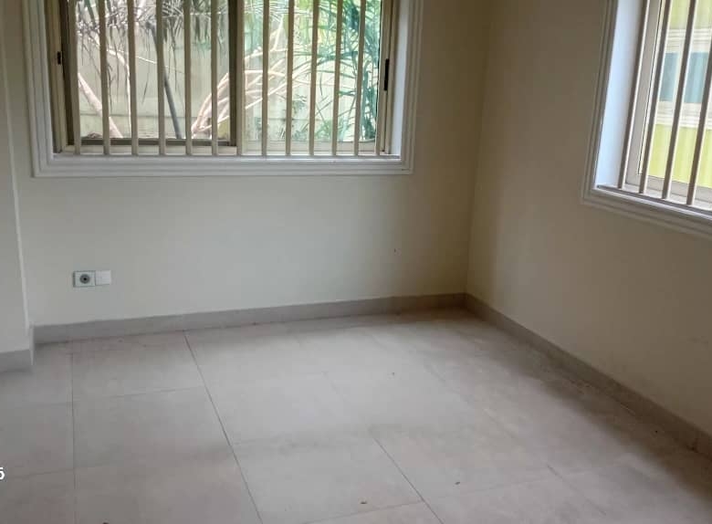 IMMEUBLE R+1 à LOUER (17)