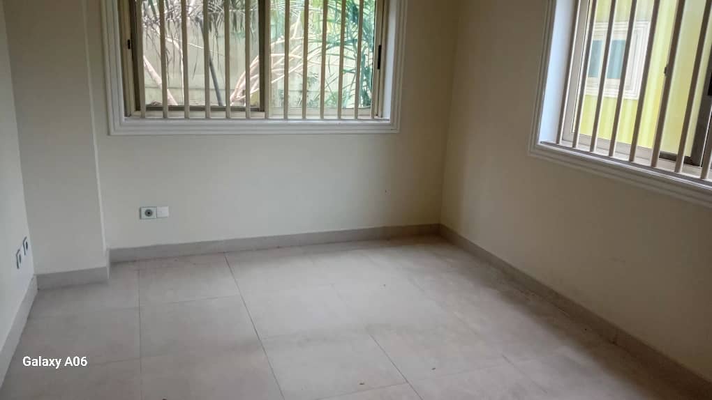 IMMEUBLE R+1 à LOUER (17)