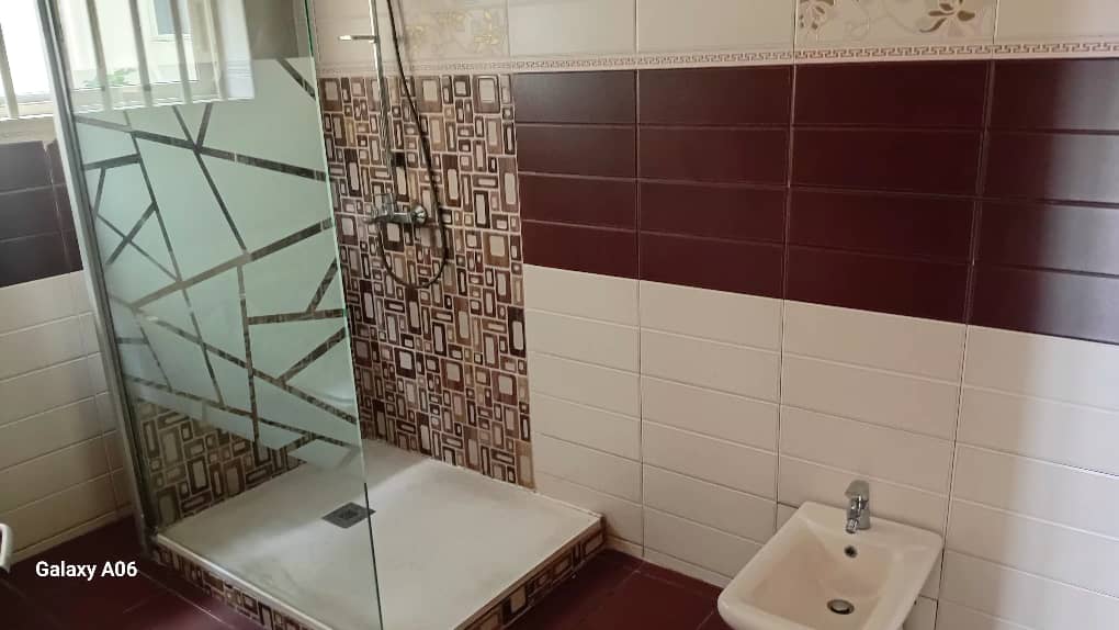 MMEUBLE R+1 à LOUER (2)
