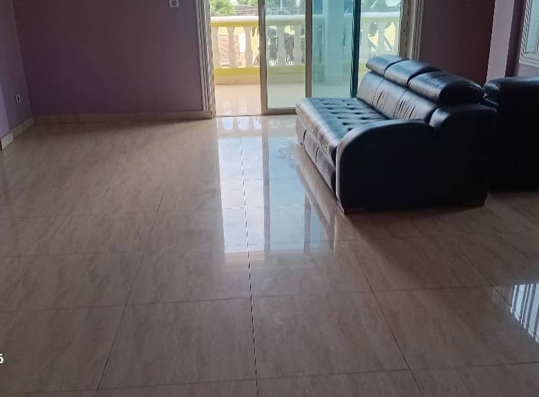 IMMEUBLE R+1 à LOUER (23)