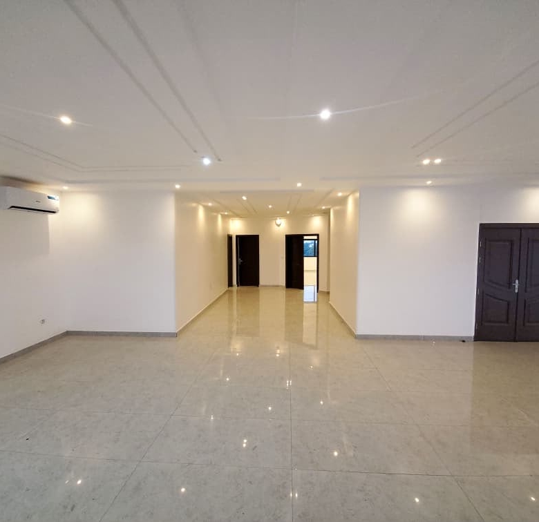 Open SPACE Hall à Louer à COTONOU CADJEHOUN (3)