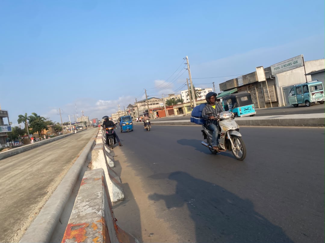 Parcelle à vendre au bord du goudron à Cotonou Vèdoko