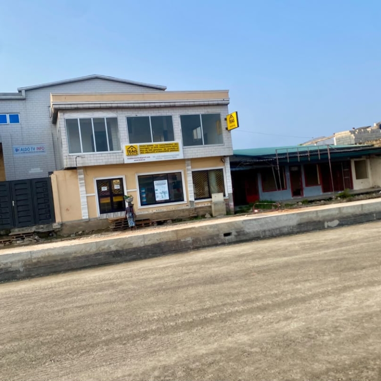 Parcelle à vendre au bord du goudron à Cotonou Vèdoko