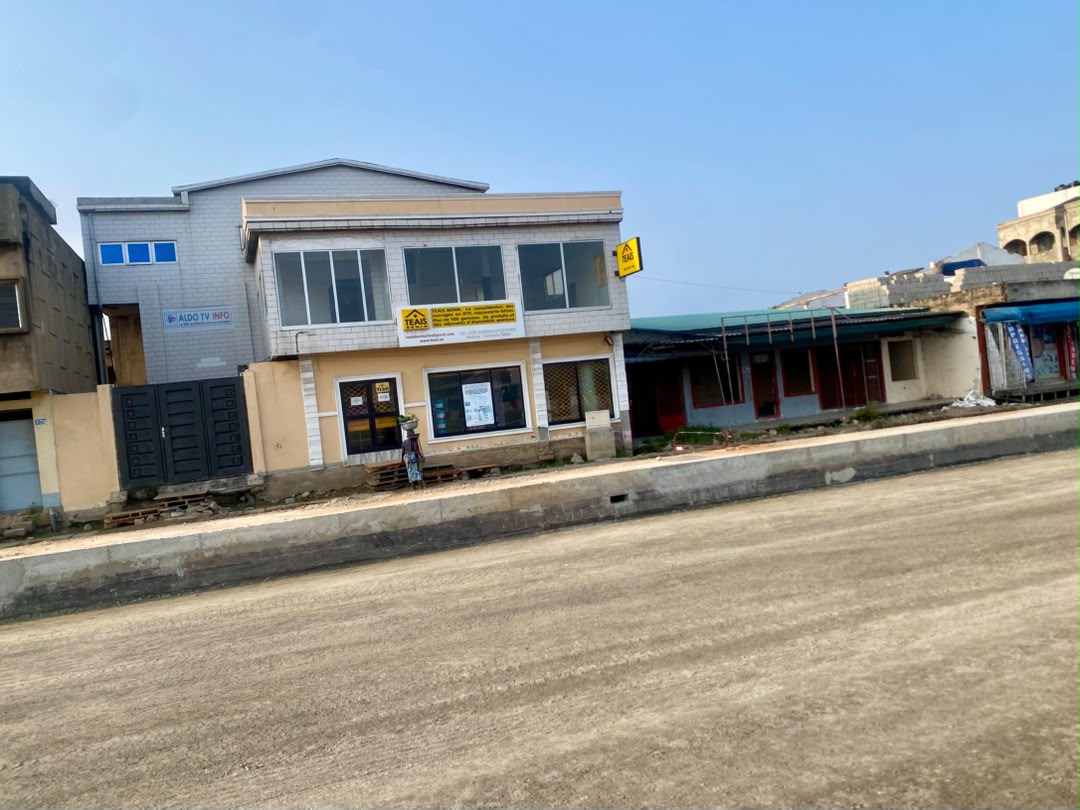 Parcelle à vendre au bord du goudron à Cotonou Vèdoko