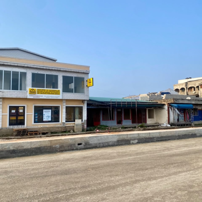 Parcelle à vendre au bord du goudron à Cotonou Vèdoko