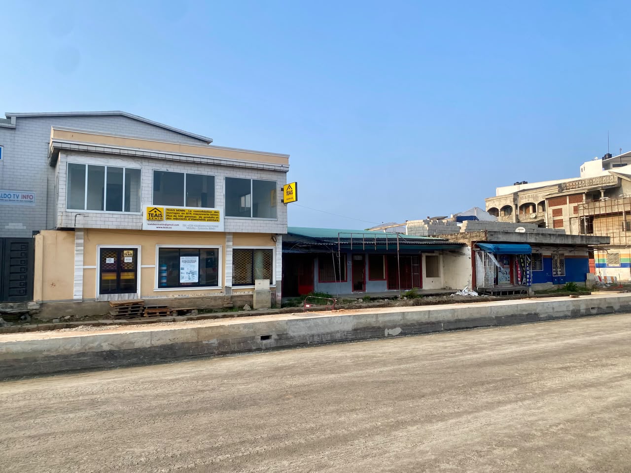 Parcelle à vendre au bord du goudron à Cotonou Vèdoko