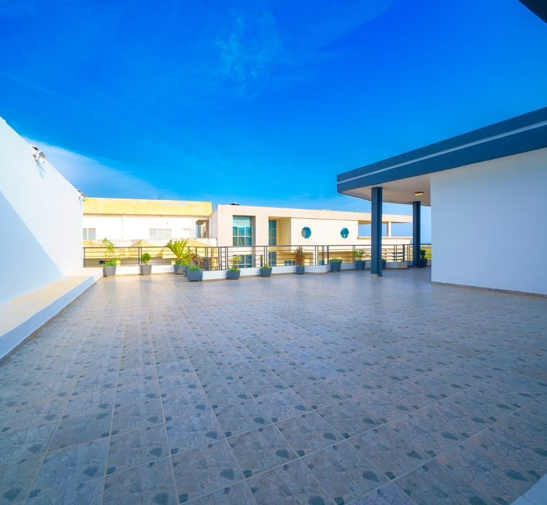VILLA MEUBLÉE À LOUER À COTONOU FIDJROSSÈ PLAGE (25)