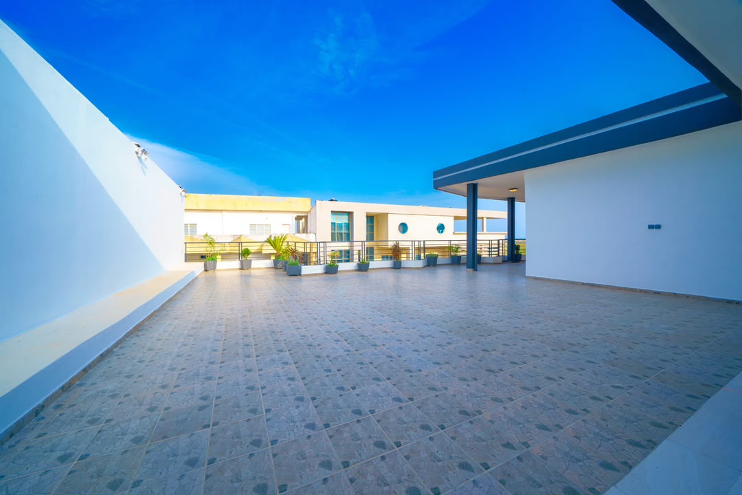 VILLA MEUBLÉE À LOUER À COTONOU FIDJROSSÈ PLAGE (25)