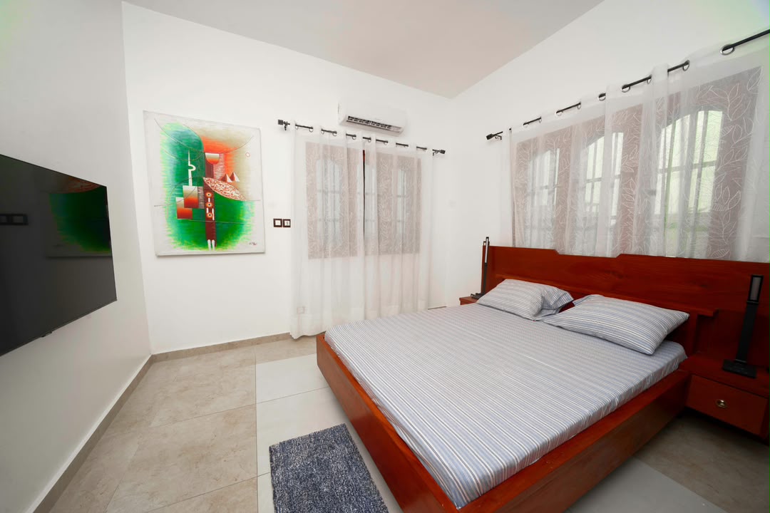VILLA MEUBLÉE À LOUER À COTONOU FIDJROSSÈ PLAGE (32)