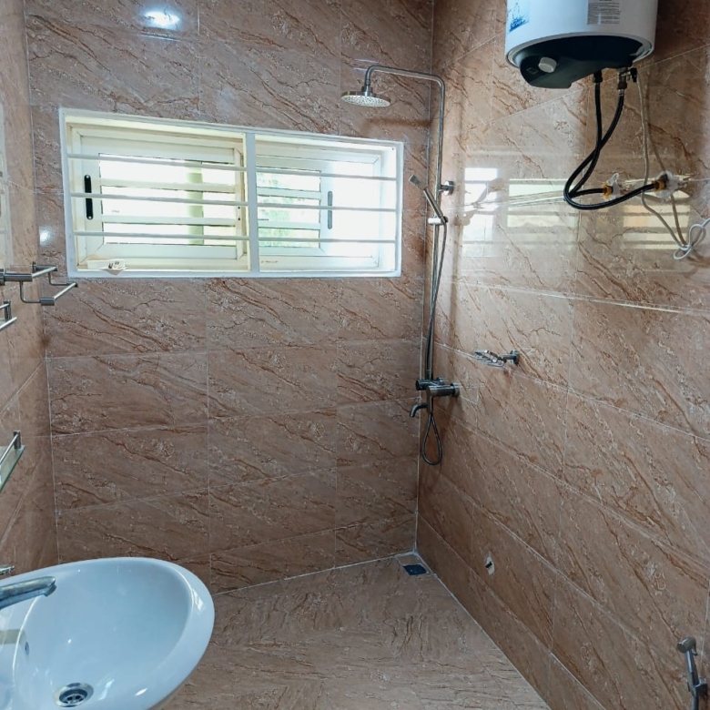 Appartement meublé à louer à Fidjrossè (11)