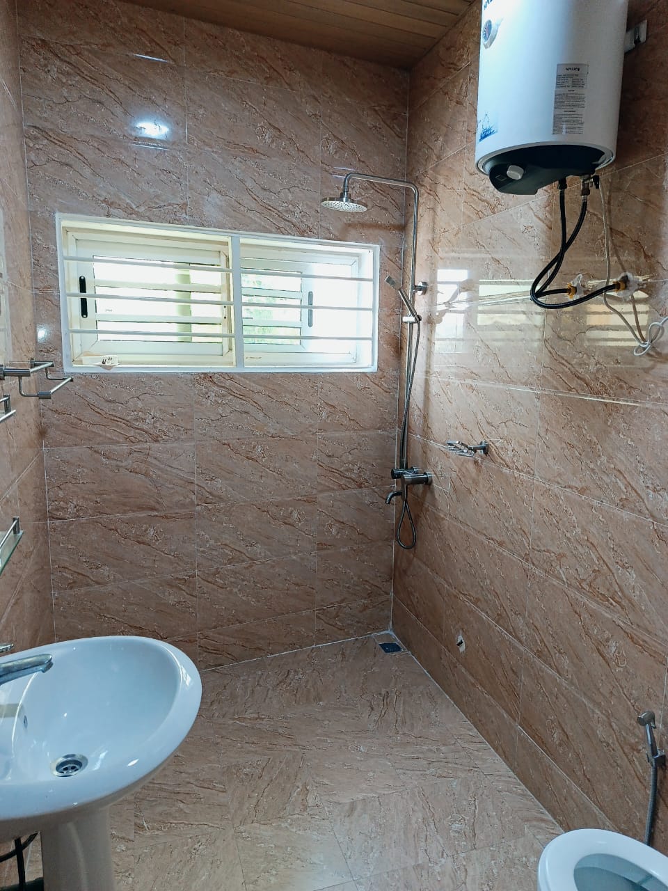 Appartement meublé à louer à Fidjrossè (11)